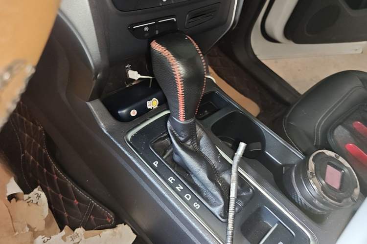 Used Ford Kuga 2017 EcoBoost 180 Two-Wheel-Drive Tiger Leap Model Gear Lever