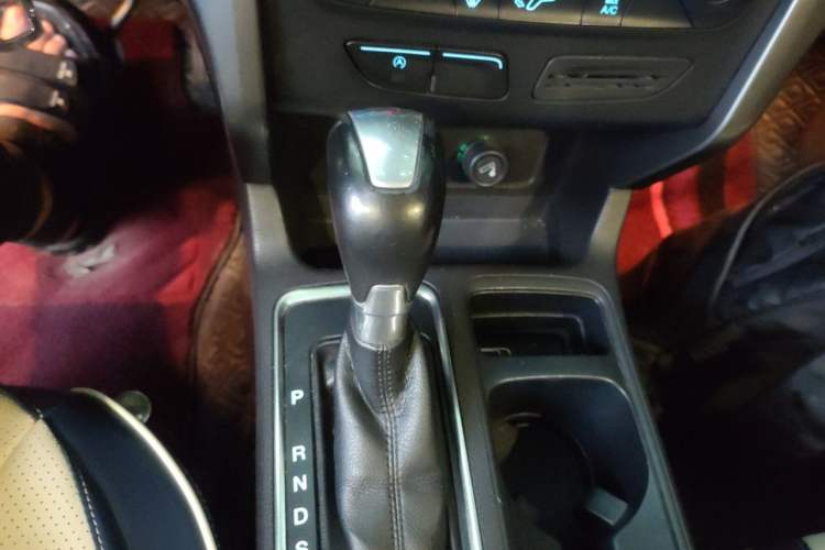 Used Ford Kuga 2017 EcoBoost 180 Two-Wheel-Drive Tiger Leap Model Gear Lever