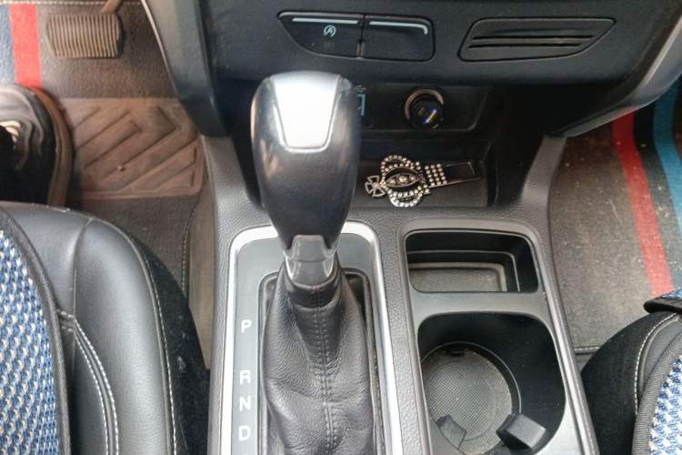 Used Ford Kuga 2017 EcoBoost 180 Two-Wheel-Drive Tiger Leap Model Gear Lever