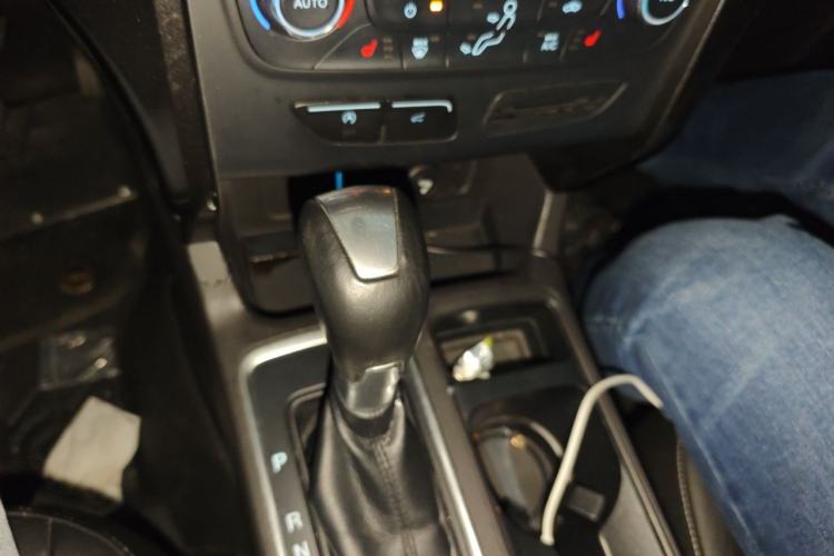Used Ford Kuga 2017 EcoBoost 180 Four-Wheel Drive Luxury Wing Model Gear Lever