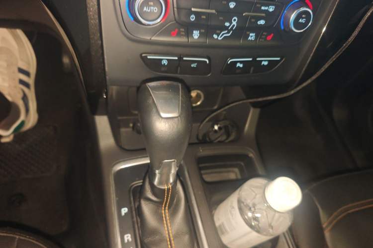 Used Ford Kuga 2017 EcoBoost 245 Four-Wheel-Drive Sport Model Gear Lever