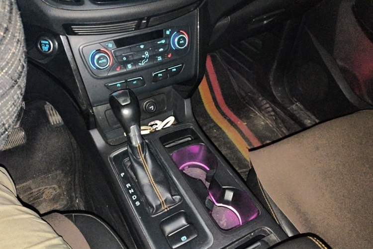 Used Ford Kuga 2017 EcoBoost 245 Four-Wheel-Drive Sport Model Gear Lever
