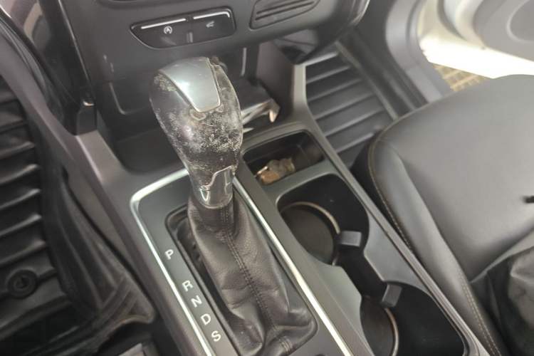Used Ford Kuga 2017 EcoBoost 180 Four-Wheel Drive Luxury Wing Model Gear Lever