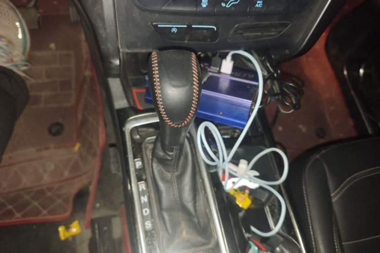 Used Ford Kuga 2017 EcoBoost 180 Two-Wheel-Drive Tiger Leap Model Gear Lever
