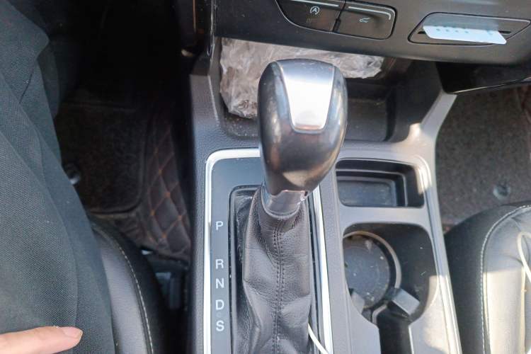 Used Ford Kuga 2017 EcoBoost 180 Four-Wheel Drive Luxury Wing Model Gear Lever