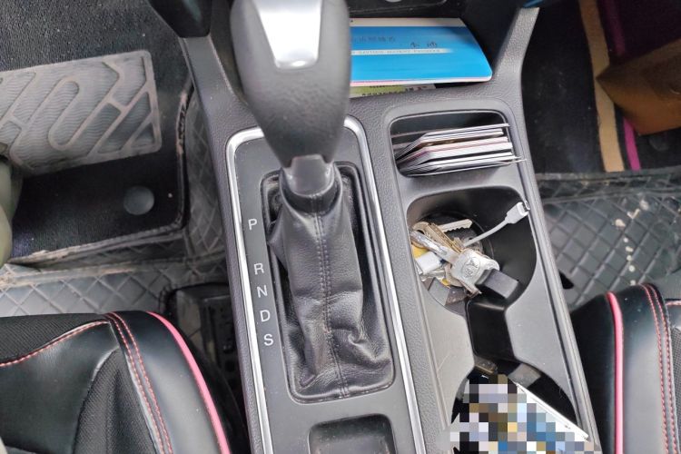Used Ford Kuga 2017 EcoBoost 180 Two-Wheel-Drive Elite Trim Gear Lever