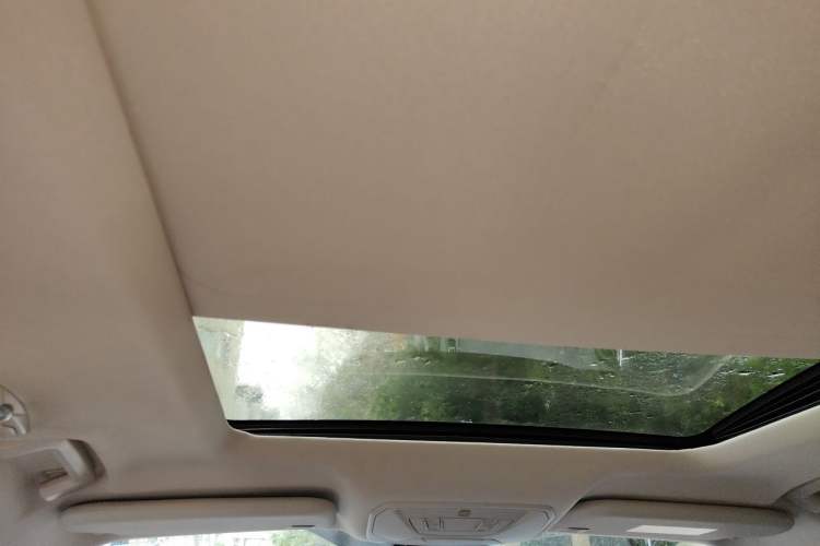Used Ford Kuga 2017 EcoBoost 180 Two-Wheel-Drive Luxury Wing Edition Headliner