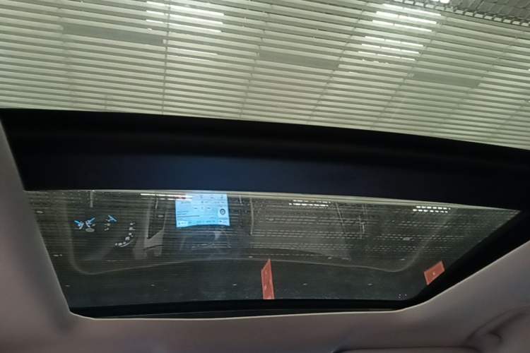 Used Ford Kuga 2017 EcoBoost 180 Two-Wheel-Drive Tiger Leap Model Headliner