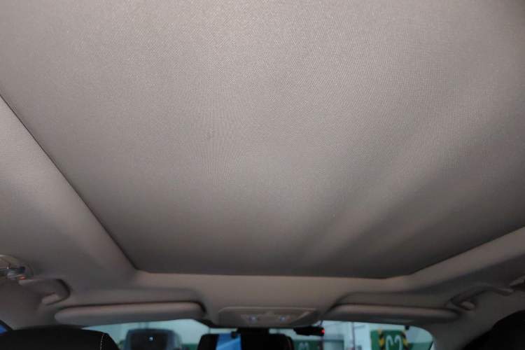 Used Ford Kuga 2017 EcoBoost 180 Two-Wheel-Drive Tiger Leap Model Headliner