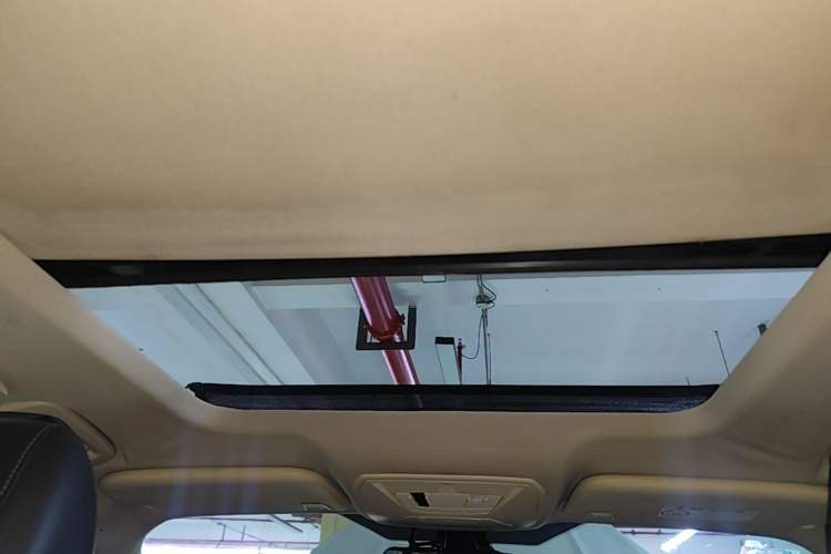 Used Ford Kuga 2017 EcoBoost 180 Two-Wheel-Drive Tiger Leap Model Headliner