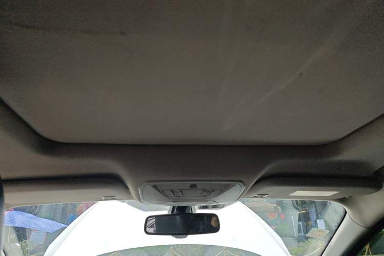 Used Ford Kuga 2017 EcoBoost 180 Two-Wheel-Drive Platinum Edition Headliner