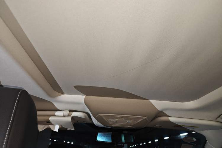 Used Ford Kuga 2017 EcoBoost 180 Two-Wheel-Drive Luxury Wing Edition Headliner