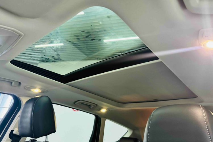 Used Ford Kuga 2017 EcoBoost 180 Two-Wheel-Drive Luxury Wing Edition Headliner