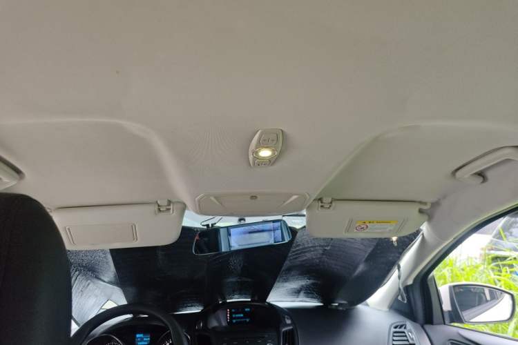 Used Ford Kuga 2017 EcoBoost 180 Two-Wheel-Drive Elite Trim Headliner