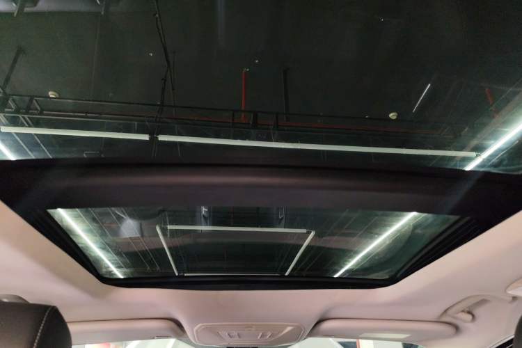 Used Ford Kuga 2017 EcoBoost 180 Two-Wheel-Drive Platinum Edition Headliner