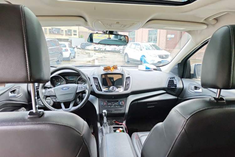 Used Ford Kuga 2017 EcoBoost 180 Two-Wheel-Drive Tiger Leap Model Headliner