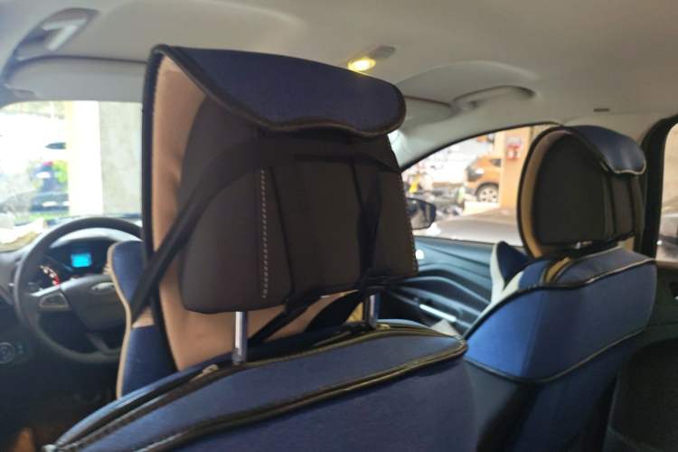 Used Ford Kuga 2017 EcoBoost 180 Two-Wheel-Drive Elite Trim Headliner