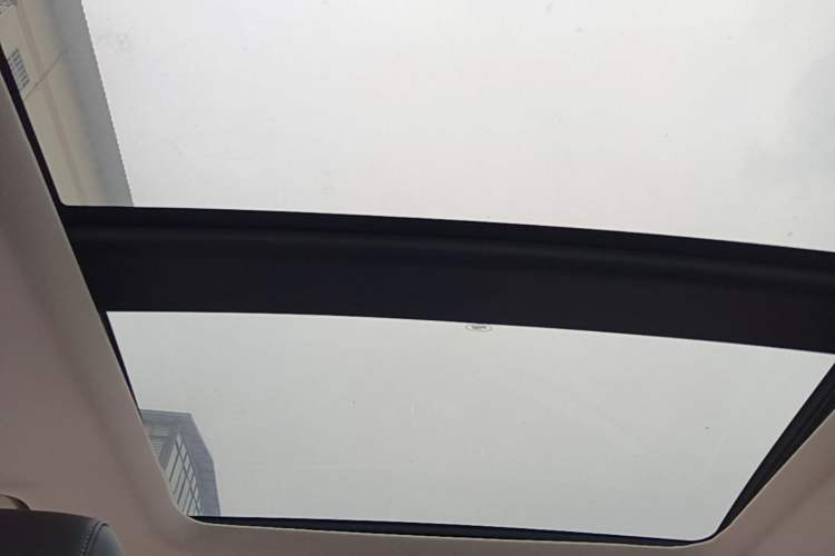 Used Ford Kuga 2017 EcoBoost 180 Two-Wheel-Drive Tiger Leap Model Headliner