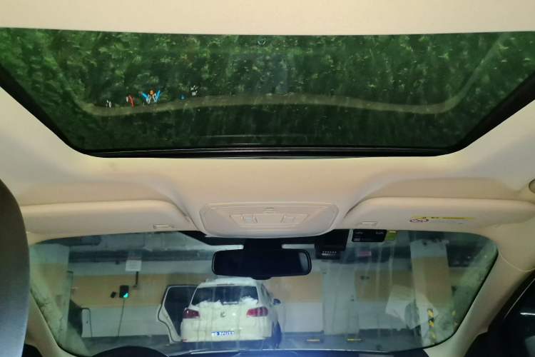 Used Ford Kuga 2017 EcoBoost 180 Two-Wheel-Drive Luxury Wing Edition Headliner