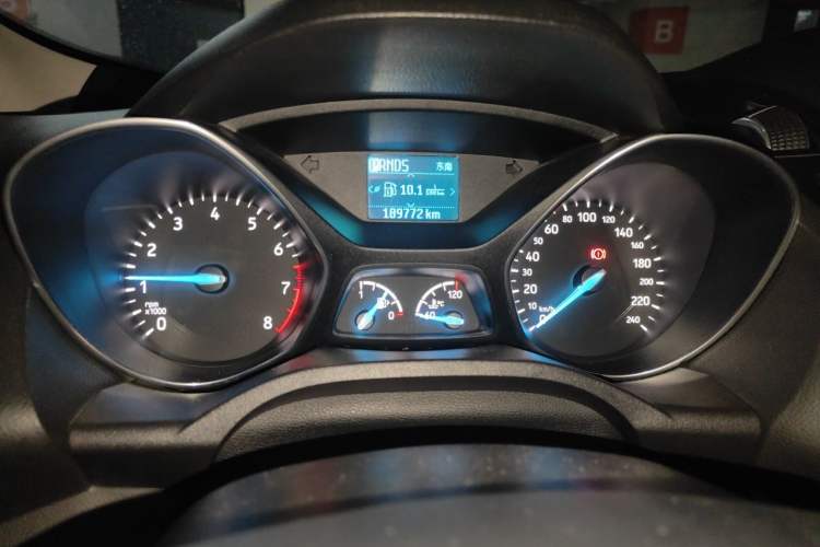 Used Ford Kuga 2017 EcoBoost 180 Two-Wheel-Drive Platinum Edition Instrument Cluster