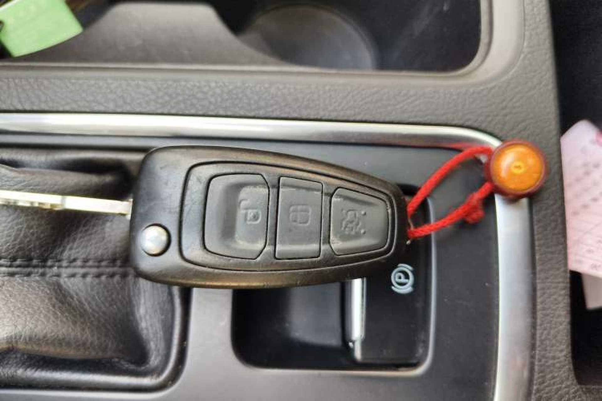 Used Ford Kuga 2017 EcoBoost 180 Two-Wheel-Drive Tiger Leap Model Interior 1