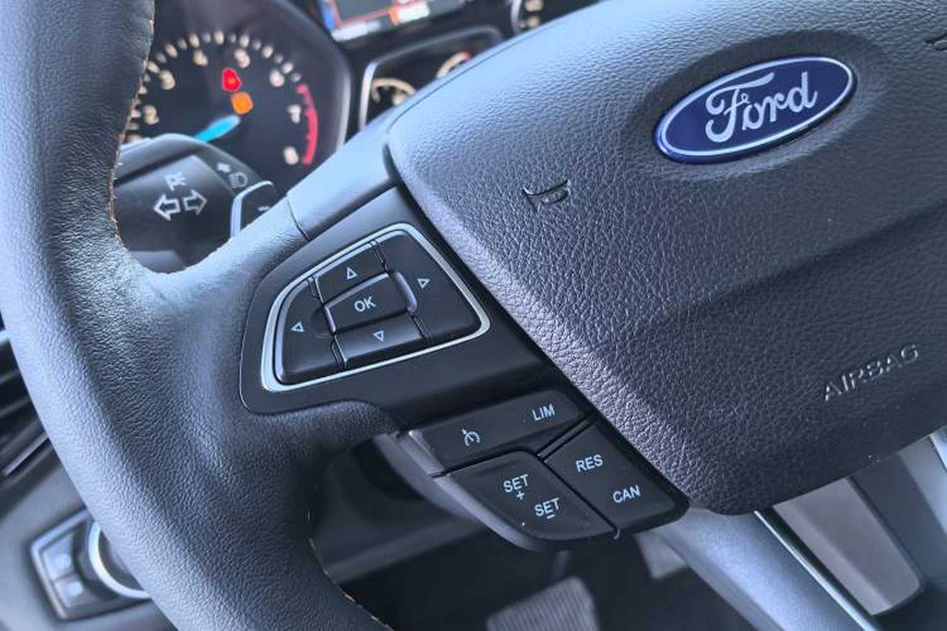 Used Ford Kuga 2017 EcoBoost 245 Four-Wheel-Drive Sport Model Interior 10