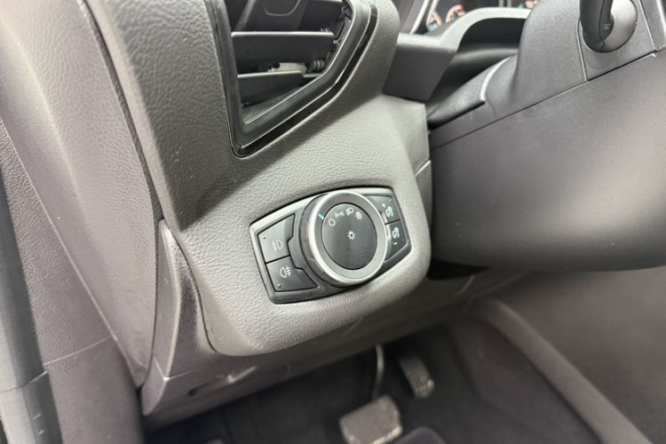 Used Ford Kuga 2017 EcoBoost 245 Four-Wheel-Drive Sport Model Interior 11
