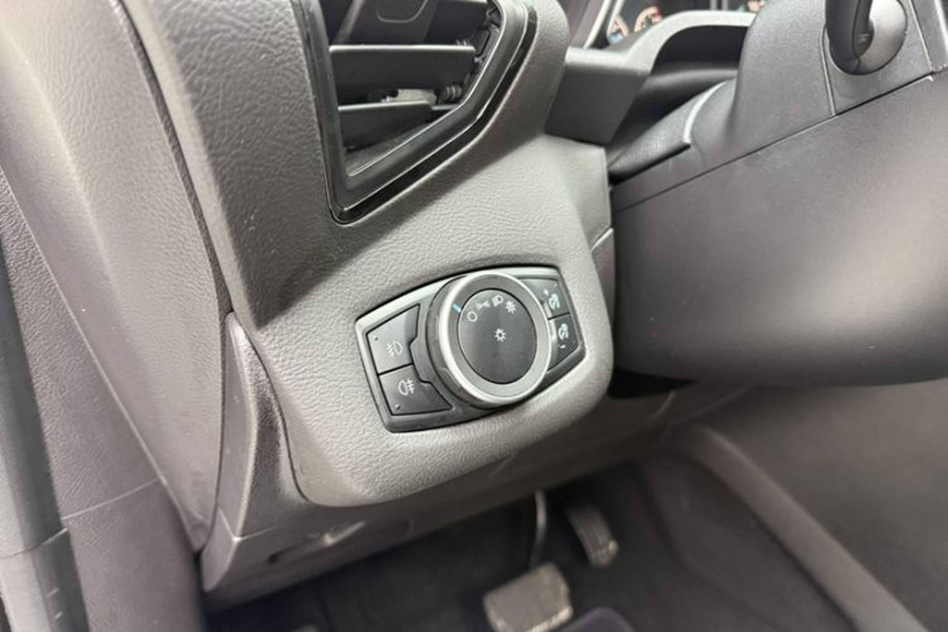Used Ford Kuga 2017 EcoBoost 245 Four-Wheel-Drive Sport Model Interior 11