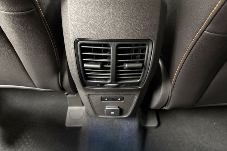 Used Ford Kuga 2017 EcoBoost 245 Four-Wheel-Drive Sport Model Interior 12
