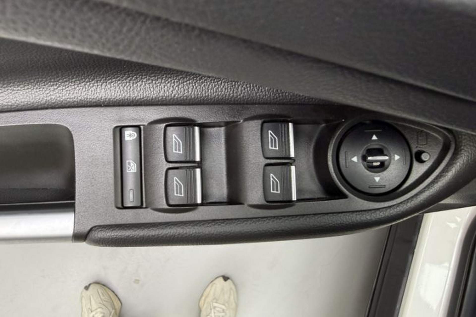 Used Ford Kuga 2017 EcoBoost 245 Four-Wheel-Drive Sport Model Interior 13