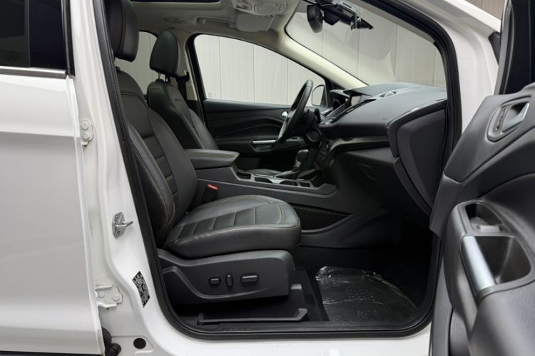 Used Ford Kuga 2017 EcoBoost 245 Four-Wheel-Drive Sport Model Interior 14