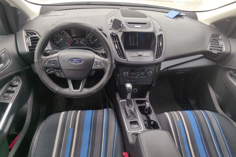 Used Ford Kuga 2017 EcoBoost 180 Two-Wheel-Drive Luxury Wing Edition Interior 2