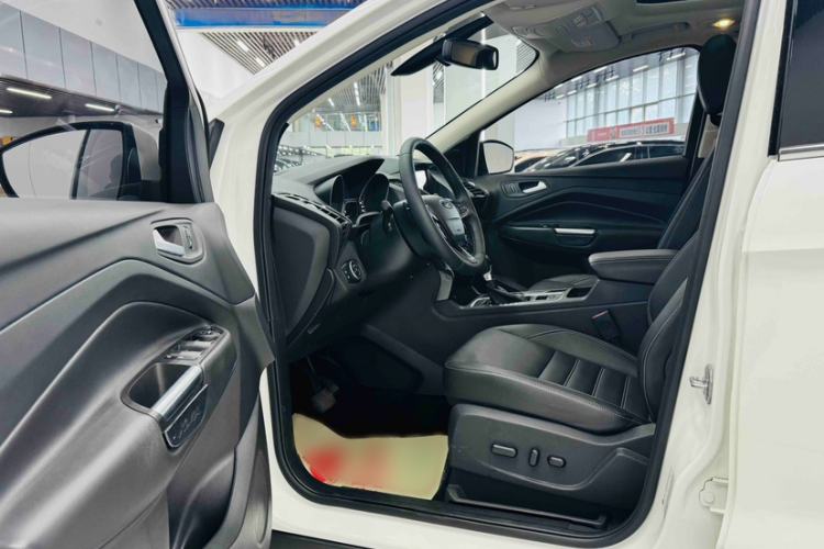 Used Ford Kuga 2017 EcoBoost 180 Two-Wheel-Drive Luxury Wing Edition Interior 2