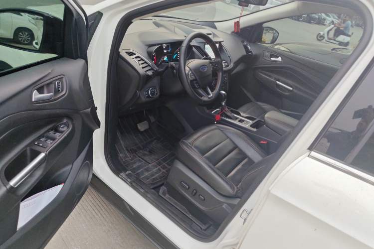 Used Ford Kuga 2017 EcoBoost 245 Four-Wheel-Drive Sport Model Interior 3