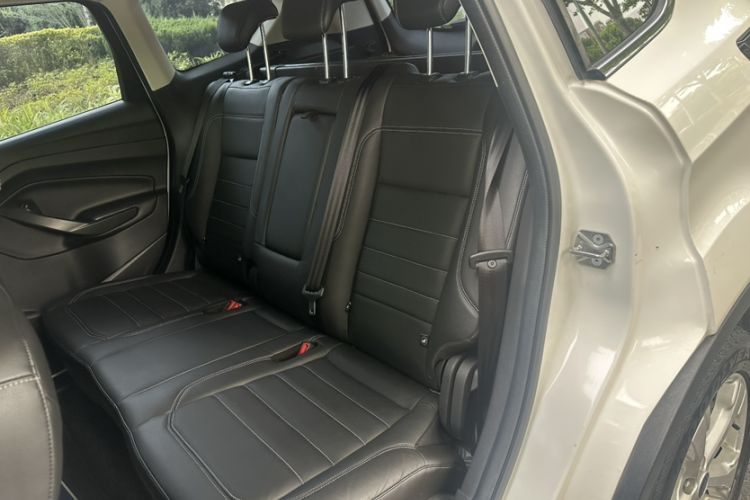 Used Ford Kuga 2017 EcoBoost 245 Four-Wheel Drive Platinum Edition Interior 4