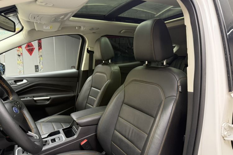 Used Ford Kuga 2017 EcoBoost 245 Four-Wheel-Drive Sport Model Interior 5