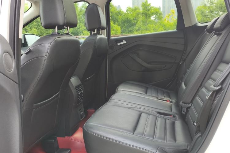 Used Ford Kuga 2017 EcoBoost 180 Two-Wheel-Drive Luxury Wing Edition Interior 9