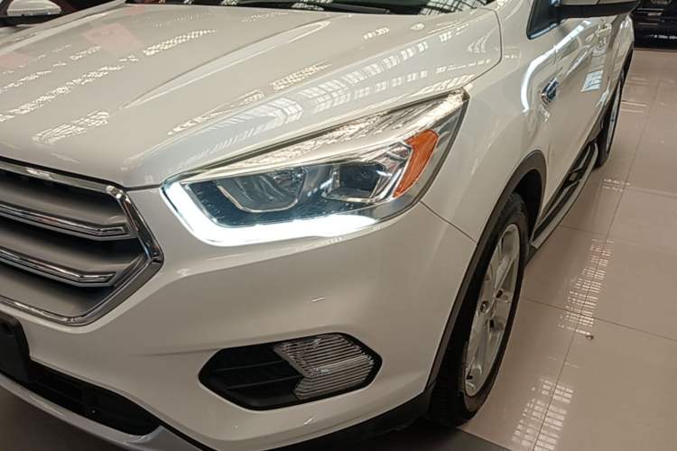 Used Ford Kuga 2017 EcoBoost 180 Two-Wheel-Drive Tiger Leap Model Left Front Headlight