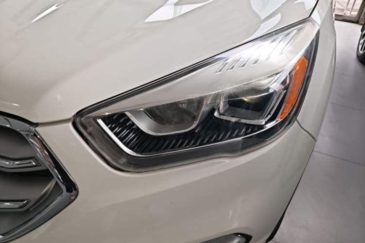 Used Ford Kuga 2017 EcoBoost 180 Two-Wheel-Drive Tiger Leap Model Left Front Headlight