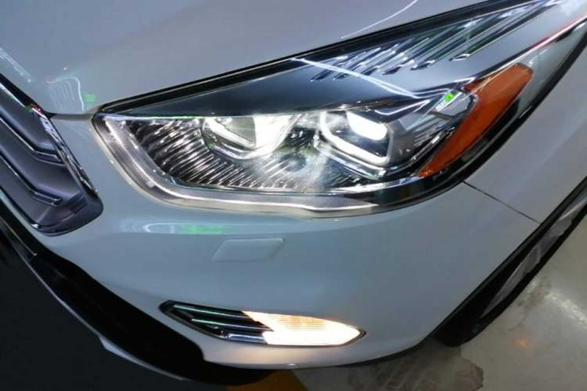 Used Ford Kuga 2017 EcoBoost 245 Four-Wheel Drive Platinum Edition Left Front Headlight