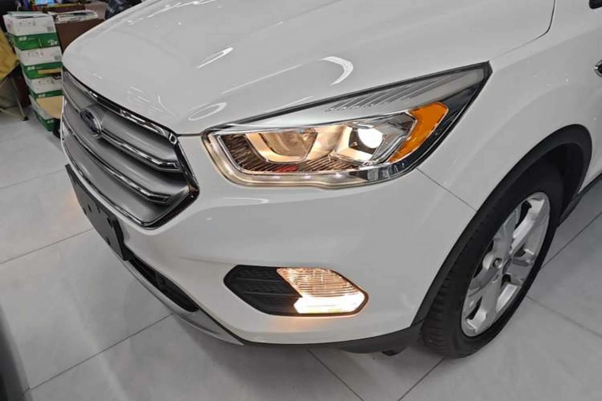 Used Ford Kuga 2017 EcoBoost 180 Two-Wheel-Drive Platinum Edition Left Front Headlight