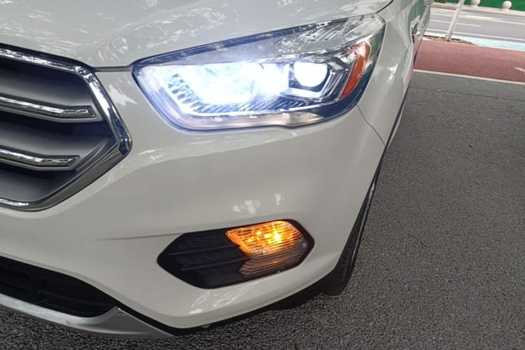 Used Ford Kuga 2017 EcoBoost 180 Two-Wheel-Drive Tiger Leap Model Left Front Headlight