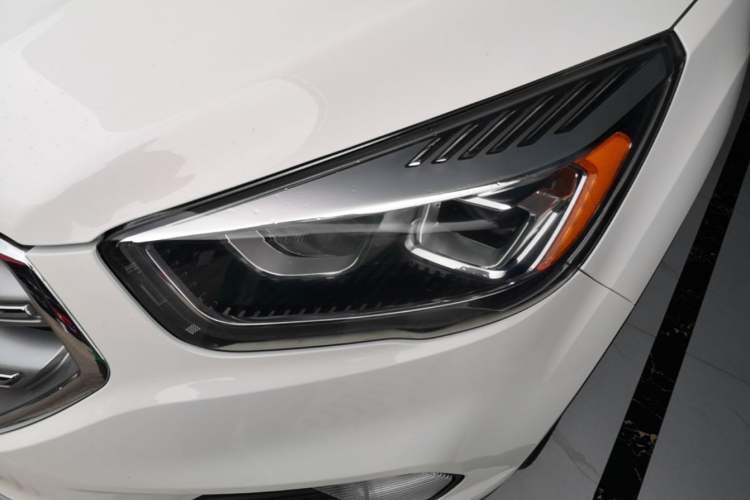 Used Ford Kuga 2017 EcoBoost 180 Four-Wheel Drive Luxury Wing Model Left Front Headlight