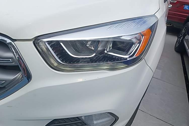 Used Ford Kuga 2017 EcoBoost 245 Four-Wheel Drive Platinum Edition Left Front Headlight