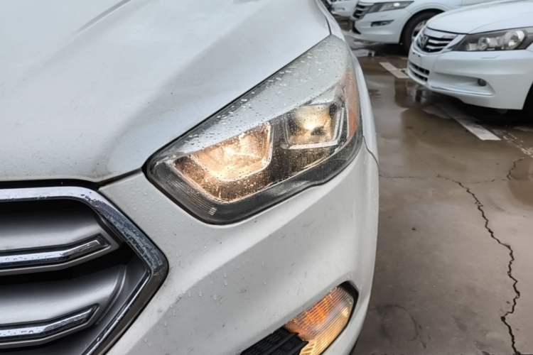 Used Ford Kuga 2017 EcoBoost 245 Four-Wheel Drive Platinum Edition Left Front Headlight