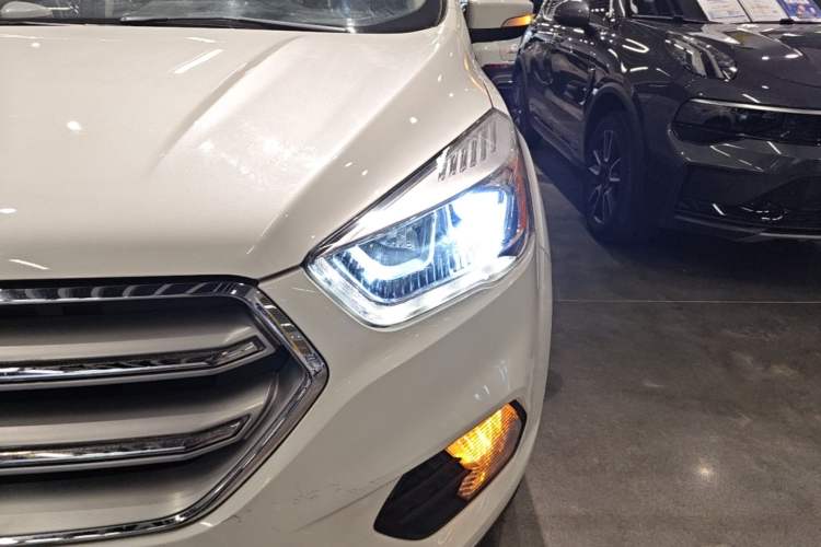Used Ford Kuga 2017 EcoBoost 180 Two-Wheel-Drive Tiger Leap Model Left Front Headlight