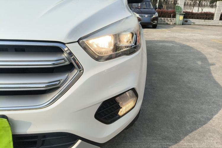 Used Ford Kuga 2017 EcoBoost 180 Two-Wheel-Drive Platinum Edition Left Front Headlight