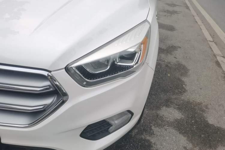 Used Ford Kuga 2017 EcoBoost 180 Two-Wheel-Drive Luxury Wing Edition Left Front Headlight