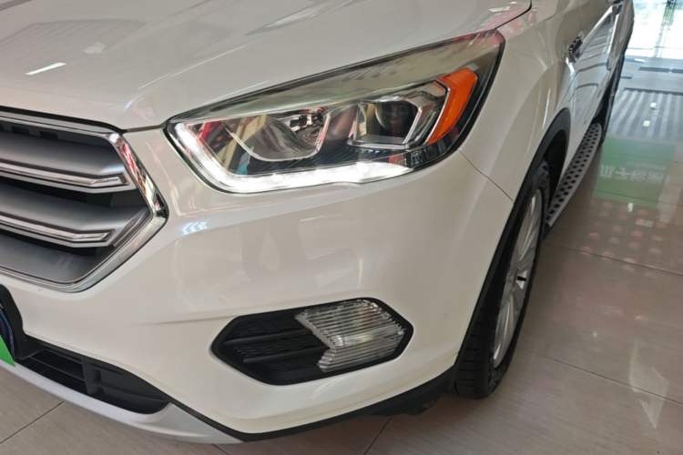 Used Ford Kuga 2017 EcoBoost 180 Two-Wheel-Drive Luxury Wing Edition Left Front Headlight