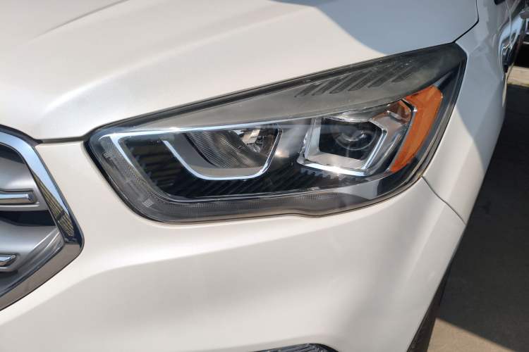 Used Ford Kuga 2017 EcoBoost 180 Two-Wheel-Drive Tiger Leap Model Left Front Headlight